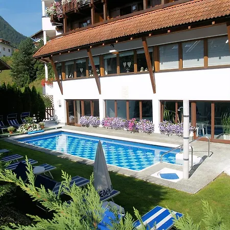 Montana ホテル 4*