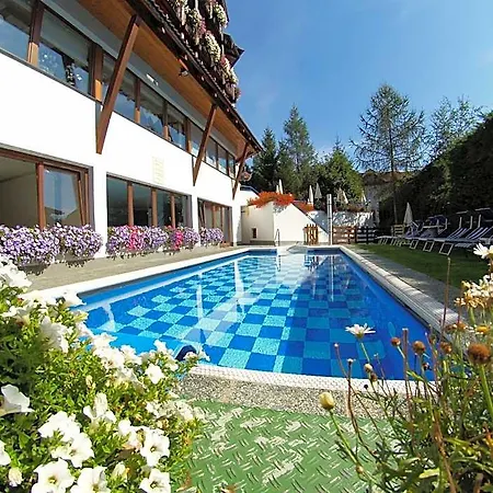 Montana Hotel